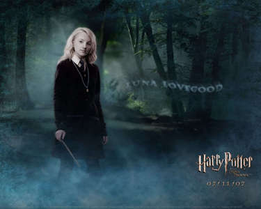  Liebe the idea!!! could Du make Rani as Luna Lovegood from harry potter? I want her to be full lenght. and with the uniform of the school! =D here it a picture...if Du cant see it well it is: a white hemd, shirt under a black sweater. a blue with yellow stripes tie that goes under the sweater. a black rock knee-size, long black sucks and black shoes.