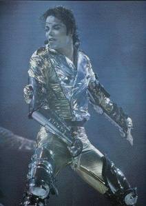  Because he's the slave of the music, of the rhythm... muziek makes him dance like this, makes him verplaats so sexy..