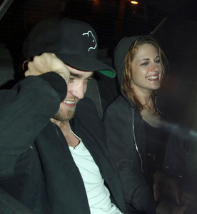  he's dating Kristen? oh right, they're just FRIENDS.. who the hell are they kidding?