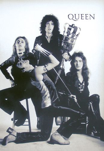  FREDDIE MERCURY, BRIAN MAY, ROGER TAYLOR!!!!! (I WOULD Любовь TO SEE JOHN DEACON TOO. . . )