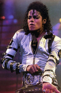  He's so hot he sizzles! He's hotter than hot lava! And he's so damn sexy! l’amour ya MJ!