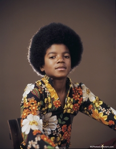  Michael Joseph Jackson :) The best singer that i have EVER heard in my whole entire life!! We Liebe Du Michael :) forever n ever, James Brown! amazziiinggggggggggggg!! THE BOMB ;) But mostly Michael <3<3<3