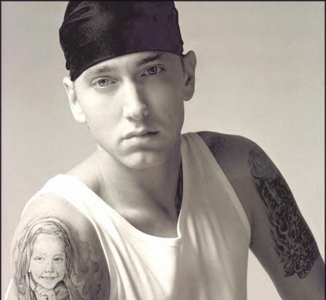  I know eminem talk bad about Michael, but I amor him, I cant help it :( And I believe he is a diffrent now, he stop taking drugs..