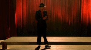  Mine is Smooth criminal, The way you make me feel You rock my world and Bad these are my topo, início three dance moves,but to be honest,all his dance moves are just AMAZING!