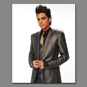  This pic is very tastefull. Adam makes a suit look unique giving his own twist to it. I pag-ibig it!