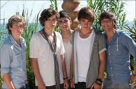 I love ONE DIRECTION xxxxxx So want them too win. Matt and Rebecca are really good too though. xxx