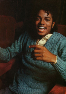  When he was watching a movie at the cinema and he would laugh so hard really loud and people would tell him to shut up but they didn't know it was Michael Jackson the king of pop...haha. And i also found this, i thought it was pretty funny :) "One time we was in the studio and te know, I said, “Mike, te know, in the Smooth Criminal, how did te lean inoltrare, avanti like that?” I was sitting at a baby grand piano, te know, in the chair and he was sitting up on the Pianoforte like this [cross legged], te know what I mean? And he said, “Well te know, we had a Swami come in and te know, we did a special thing, he did a ritual, and he leaned inoltrare, avanti and we all leaned inoltrare, avanti together.” I was like “Really?” “Nooo, silly!” [laughter] I’ve never told nobody this, and excuse the vulgarity of if, but it’s late, so it’s cool. One time, we was sitting there in his office and I said, “Mike, Mike, te know, I gotta pass gas” He said, “What?” I said, “Mike, I gotta fart.” “You gotta what?” I said, “I have to fart.” He said, “Well, go ahead then.” I went [farting noise] He went [laughing hysterically, looking disgusted] So he gets on phone right, and I say, “Oh man, I would Amore some ice cream.” He says, “Really?” He says, “Okay, hold on a second. [dials phone] Hello? Yes, hey. Guess what LL just did? … He ordered some ice cream.” [laughter] te know - te know, Mike was a trip. te know, let me tell te something. Working with Michael was the most amazing part of my life. I respect him so much, Amore him so much… He was incredible, incredible. “ — LL Cool J on Lopez Tonight (September 27, 2010)