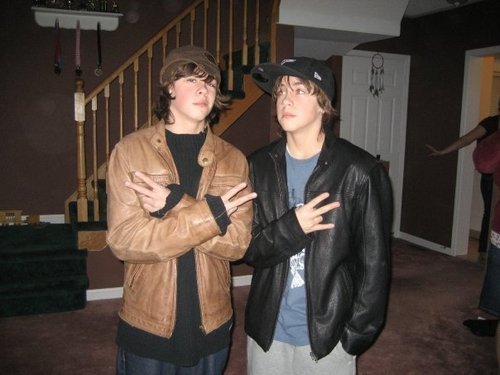  YES! i finally found it! Munro(left)and Thomas(right)Chambers