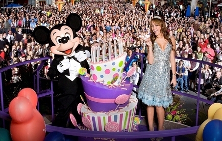 Happy birthday MILEY.We all are your biggest fans and will remain ur biggest fans!!!!!!!