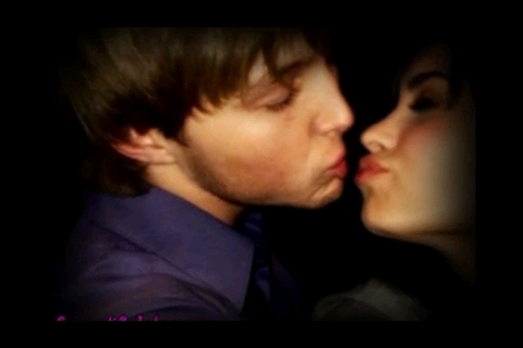  Let's get a hard domanda Easy She looks awesome with the Sterling Knight <3