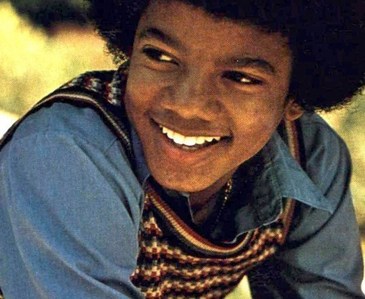  there are too many.. here he's soo cute!!! the sweetest smile in the whole world!!!!!!!!!!!!♥♥ I amor tu sweet little king!!