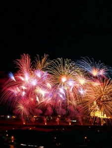  FIREWORK! ♥Because it above all is her most inspiring song| I also Любовь Teenage Dream.^^