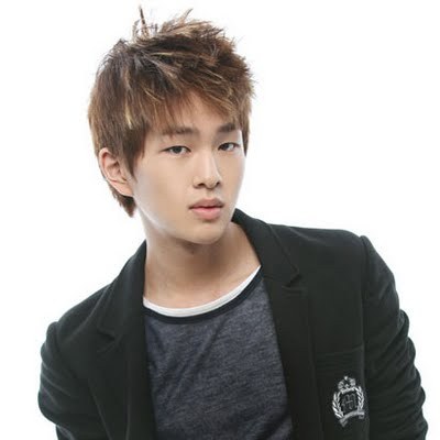  SHINee's leader, Onew