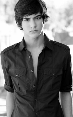  i think it would have to be someone a bit like Avan Jogia