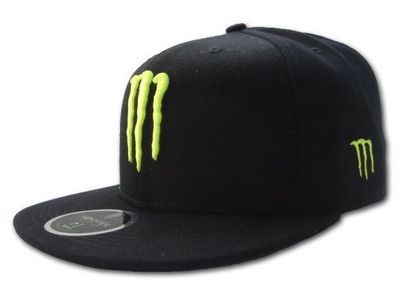  blue skinny jeans a dallas cowboys chemise a hat wit da monster energy drink sign on da front eyeliner mascara eyeshadow n dats it HERES MA HAT
