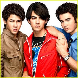  My all time favourite band is the Jonas Brothers and my favourite songs at the moment are : 1)World War III 2) Fly with me 3) Poison Ivy 4) Keep it Real 5) Invisble ( JONAS L.A. ) 6) Take a Breath 7) Lovebug 8) BB Good 9)Can't have আপনি 10)Australia