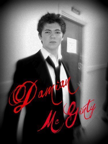  Damian McGinty :)