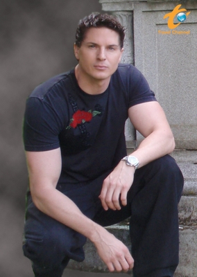  this guy right here! zak bagans!