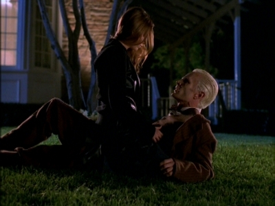  reason 1 ) in season 2 Spike helped Buffy when no one els was there reason 2 ) Spikes the only evil Vampire - that can Amore and feel passion reason 3 )even though Spike was fair game to kill ( cause of the chip) Buffy didnt kill him reason 4 ) spike stared helping the scooby gang even though he was evil reason 5 ) Buffy has a thing for the Bad boys - Spike cant help that reason 6 ) Spike loved Buffy reason 7 ) u always hurt the ones te Amore reason 8 )Buffy always came to Spike when she need help reason 9 ) Buffy and Spike sang to each other - an had that magical baciare moment reason 10 ) when Giles left - Buffy came to Spike for comfert reason 11 ) Spike new the hole rape thing was wrong - thats why he got his Soul reason 12 ) Buffy didnt kill Spike after she found out about the Frists triger reason 13 ) when the bringers kidnaped Spike - Buffy saved him reason 14 ) he helped train the slayers reason 15 ) when eveyone kicked Buffy out - Spike found her and detto - the reason i Amore te is becasue ur a hell of a Women reason 16 ) Buffy told Angle to go home cause she already had a Spike reason 17 ) the bigest reason of all SPIKE SAVED THE WOLD !!!!!!!!!!!