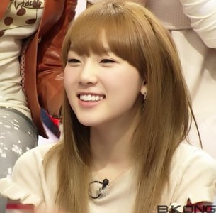  IT'S DEFINITELY MY ♥♥♥TAEYEON♥♥♥ She is dorky,has sweet voice,pretty and the ♥CUTEST THING EVER♥!!!!,,,....