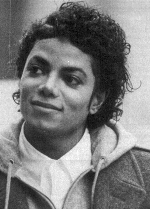 i feel the same way! :( i wish, he'd come back to us!! We miss u Michael! <3 :(