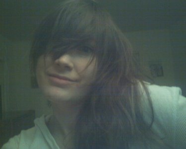  this is me w/o dramatic makeup. i think i'd make a great renesmee. i'd need an acting coach, though, cause i tend to be very comedic on stage n we can't have that
