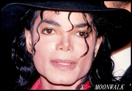  the i had free from school i went to work with mom and when i were ther then one woman said "well Michael Jackson dead last night", but i did'nt know who he was then cuz nobody tells me anything.
