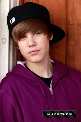  Yes i do have bieber fever !!!!! Justin Bieber is the best 16 ..( soon to be 17 ) jaar old ever !!! ♥