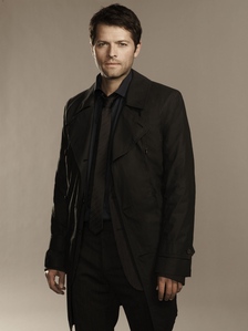 I was a dean girl from the beginning but i think i'm becoming a Castiel Girl!!