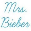 well i herd justin say he wants a girl that has a good persanality and a gitl with a nice smile and beautiful eyes   so i say persanality :) <3 JB