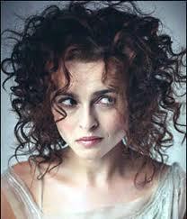 My role models? 1. First, Helena Bonham Carter. It may be that not everyone have heard of hear, but she is like my hero. She has such a 'strange' style, but her own style. Even thought everyone keeps saying that her clothes are awful or something, she keeps wearing it, and that's what makes her great. And, she is such a beautiful and strong actress, I really adore her :). She's the one on the image :). 2. And then Vanessa Paradis. First I have to say that I'm really jealous of her, 'cause she has a relation with Johnny Depp. segundo 'cause she is just amazing. She is beautiful, talented en such a nice woman. I also amor it that she is from France, that means that she's is not really far away from me :). 3. Anne Hathaway. Nothing to say about her, she is just stunning, amazing.