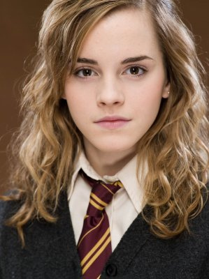  Hermione. :D