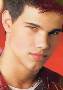  Taylor Lautner! taylor is a good actor and he is a great role model he never gave up on his dream on atuação he never took no for an answer. he also try's to please his fans. he is a really good guy and sweet and of course he is hot! lol