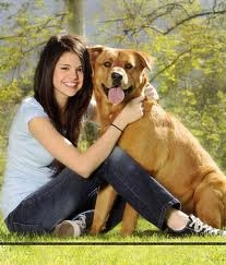  Selena's new bestfriend