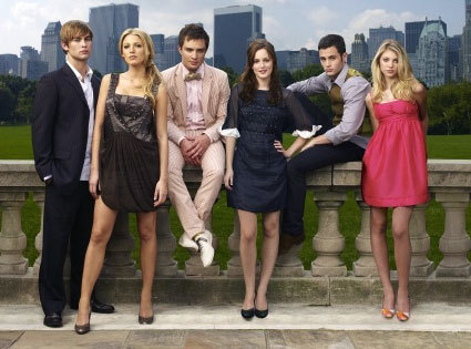  Well complicated question! In the fall 2010 I was kind of disappointed over Gossip Girl for some wacko reasons I don't remember now... May have something to do with the fact that Blair Waldorf and the gang on the toon seemed snobby and I hate(d) that. Though I gave it a seconde chance last maand and now I really love it and it really makes me smile a lot so :P :D
