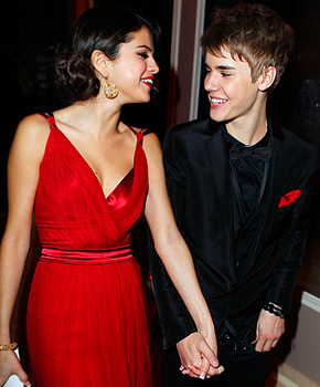 Jelena Foreverrr <3
I love this picture sooooo much !!!
Look how they're looking at each other <3
SO ADORABLE !!! <333