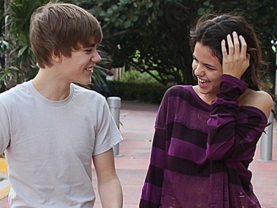 Justin Bieber & Selena Gomez after their Movie Date. :) Please Like it!