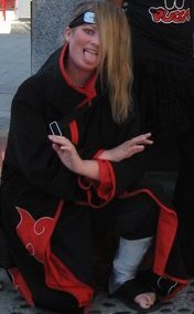  Deidara because: 1. I'm a guy and I can pull him off 2. I'm pretty cocky myself 3. I am not a carpenter!!! I am a...Sculptor 4. I have everything عملی حکمت Deidara wears and makes 5. I am teamed up with Akasuna no Sasori and Tobi 6. I truly am an atrist 7. I go into things without thinkng 8. I have a scope 9. I use my real hair and put it up in a ٹٹو like عملی حکمت Deidara 10. I'm awesome 11. I have ten reasons 12. Here's me in cosplay form un (nuV)