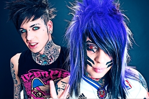  I think that Jayy and Dahvie should make a porno. They should have all kinds of butt secks and blast it all over the web!