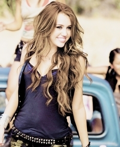  Now I get why they used to call her Smiley <3