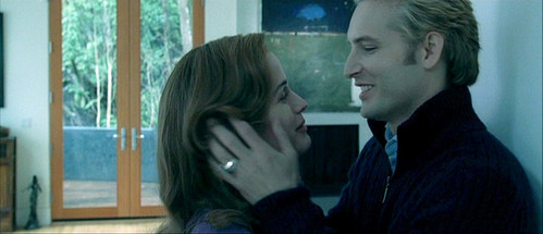  The hell with Edward & Bella, Carlisle and Esme totally rock the boat, even Mehr now that Stephenie Meyer told their utter romantic story ♥ They met when they were teens too and he turned her years later.