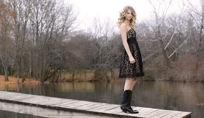  mine:) http://www.cowboybootreview.com/campfire/image.axd?picture=taylor_swift_in_boots.jpg http://www.heritageboot.com/blog/wp-content/uploads/2010/08/taylor_swift_pink_dress_boots.jpg http://www.libertybootco.com/images/famousfolks/fullsize/taylor_swift_us_mag.jpg