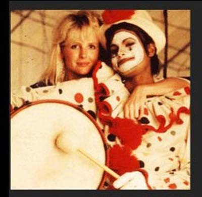  I have many pictures of him and karen,i uploaded my favourite picture of them.do Ты like it? mikey looks so cute:)