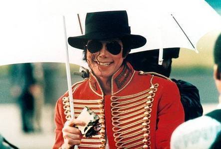 COULD YOU PUT A PICTURE WITH YOUR FAVOURITE MJ'S SMILE.....THE ONE YOU LIKE THE MOST....