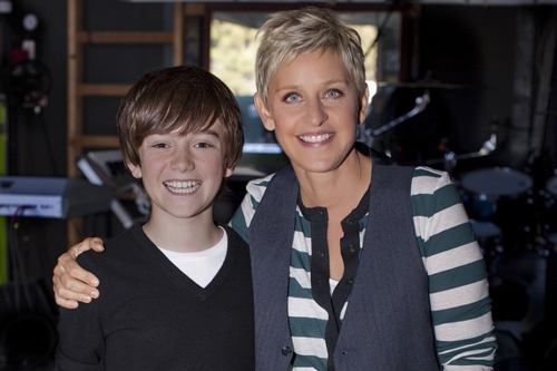  He became famous when Ellen DeGeneres found him on Youtube Canto Paparazzi da Lady Gaga and made him famous in 2009. He is 13 right now, born on August 16th 1997, so he will be 14 soon.