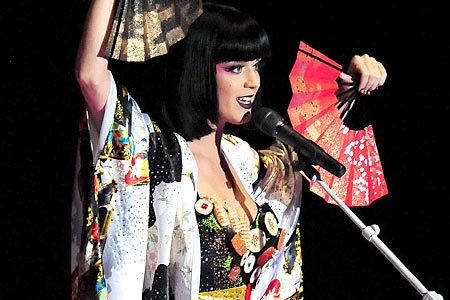  Come on, who doesn't like sushi? Especially on a dress! Katy Perry is awesome that way! Matching nails too! :D
