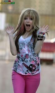  iam having a contest post the funnest pic of avril wenner get 12 prop