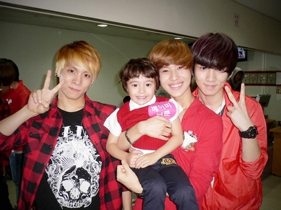 i have too many favorites though +_+ 
which one is the little kid here?? 