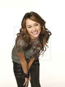 I was the fan of Miley Cyrus but it does'nt mean that I forgot her.
SHE IS THE BEST