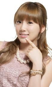  Yes,they're really look the same but for me,i like lebih Kim Taeyeon because she's from girls generation.